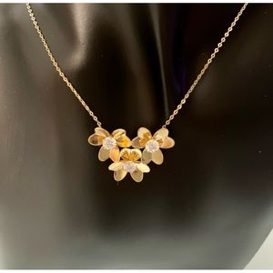 Tri flower necklace Authentic 18K